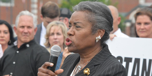 Loudoun Schools Put Politics Over Students, Parents Say — Earle-Sears Pushes Back On Radical Gender Policies